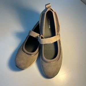 LANDS' END WOMEN'S MARY JANE STYLE SHOES